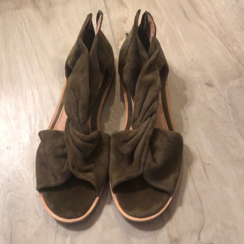 Caslon green suede sandal 6.5